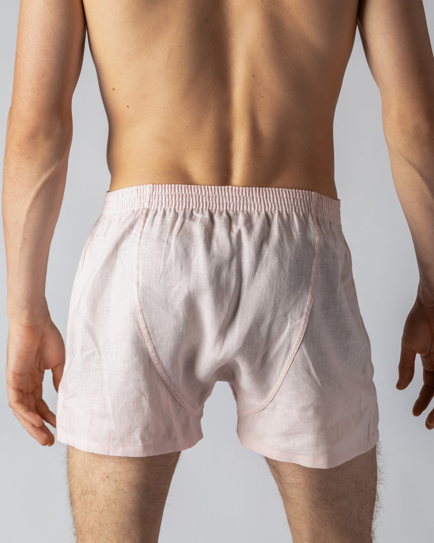 Breathable men’s linen boxers for effortless comfort.